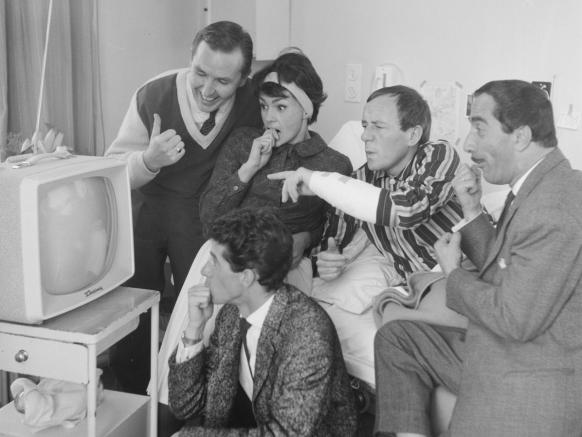 Portable tv voor Johnny Kraaijkamp 1 november 1961