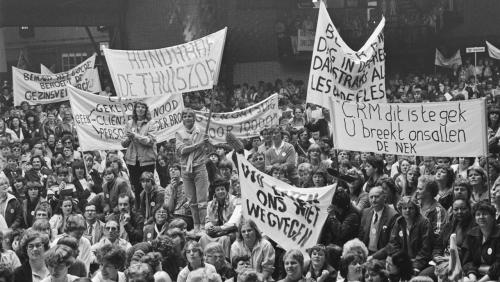 Demonstratie bezuinigingen gezinsverzorging in Den Haag, 1982