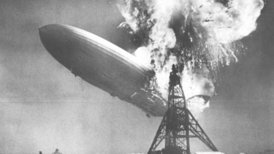 &lt;p&gt;De Hindenburg stort brandend ter aarde, 6 mei 1937&lt;/p&gt;